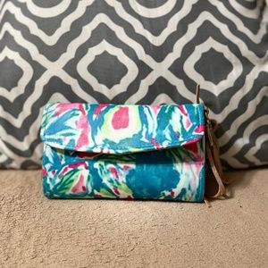 Crossbody clutch